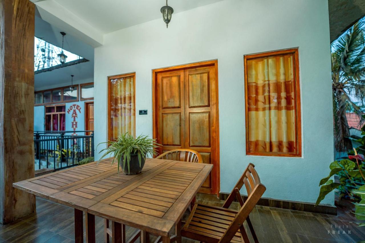 Hotel Athina & Restaurant Chilaw Eksteriør bilde