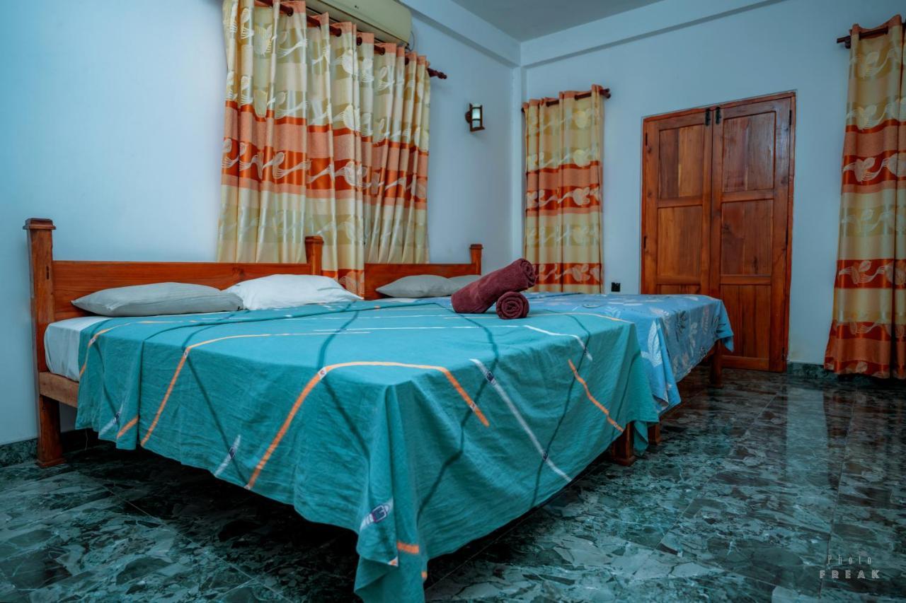 Hotel Athina & Restaurant Chilaw Eksteriør bilde