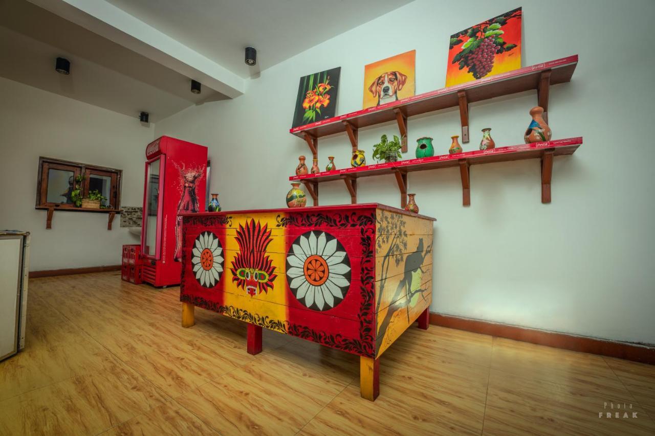 Hotel Athina & Restaurant Chilaw Eksteriør bilde